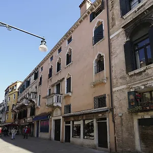 Majestic Rialto House By Wonderful Italy , Venezia Italia